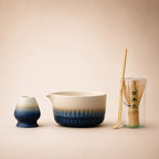 Kit matcha Genpu bleu ancien - bol verseur à glaçure dégradée avec support assorti