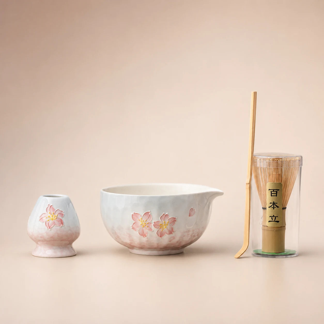 Kit matcha Hanae fleurs sakura - bol verseur peint à la main avec support assorti