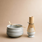 Kit matcha Rasen gris glace - bol verseur ondulé en céramique de Dehua avec chasen