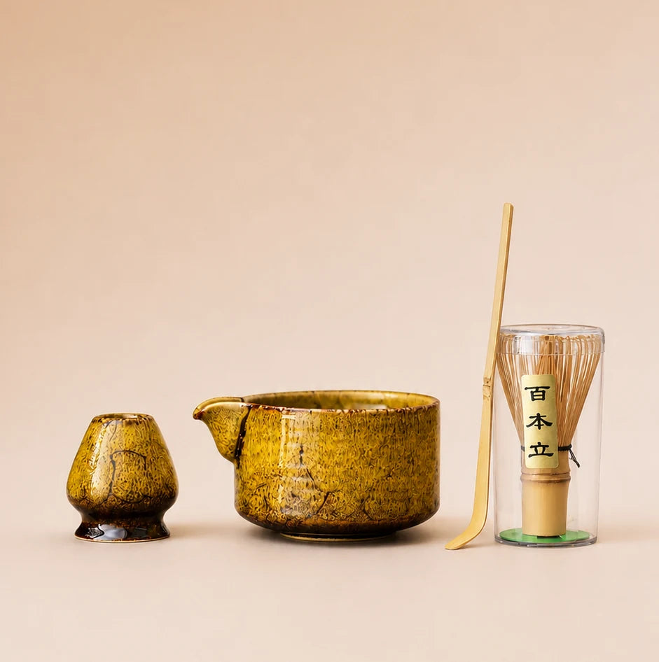 Kit matcha Ryusai jaune ambré - bol verseur craquelé avec support assorti