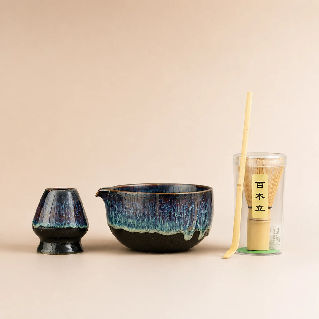Kit matcha Yohen bleu nuit - bol verseur à glaçure changeante avec support assorti